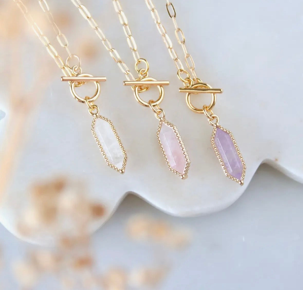 Quartztoggle necklace