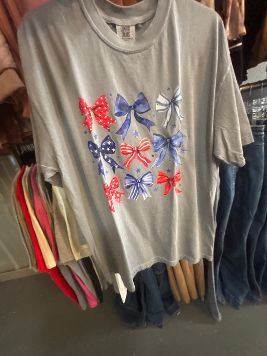 Spirit Tee RWB Bows
