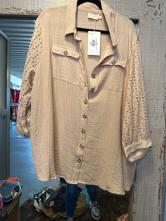 curvy khaki button down top