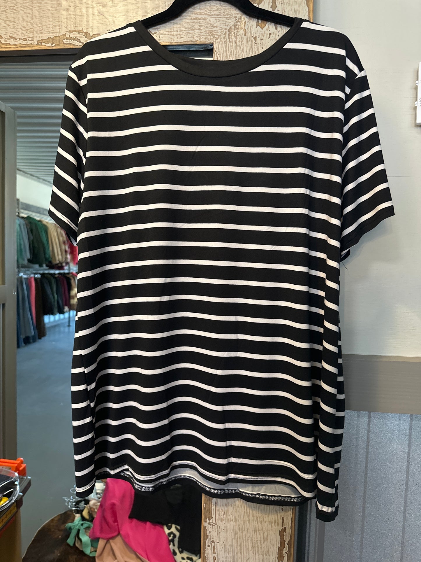 black and white stripped plus size top