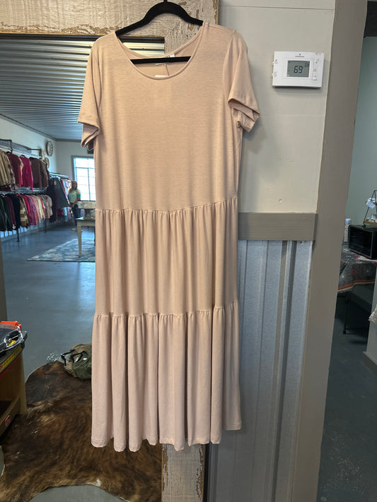 plus midi short sleeve dress dusty pink